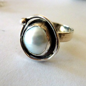classic pearl ring