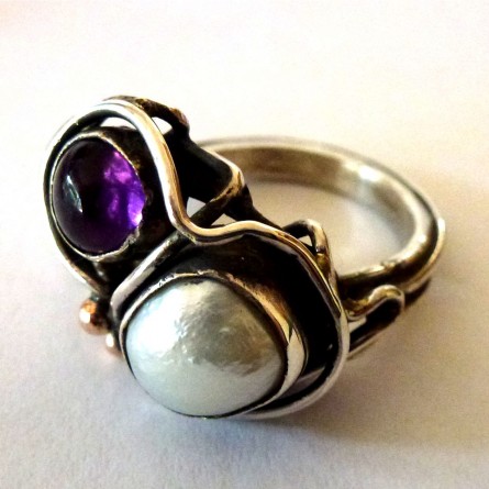 a amhetist ring